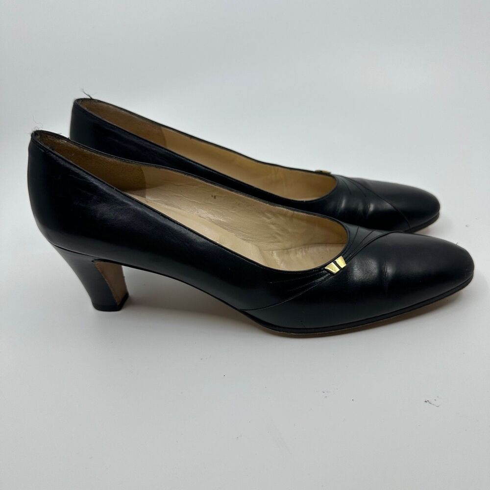 Vtg Salvatore Ferragamo Black Leather Pumps Gold Accent Heels Shoes Size 8 AAA